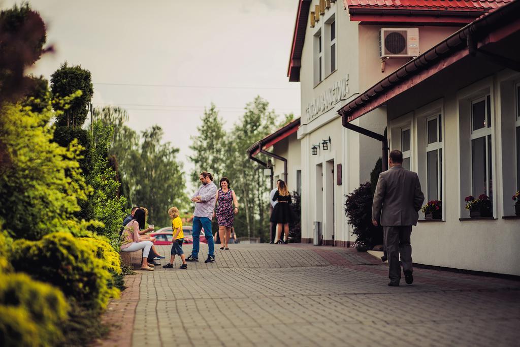 Laura Bed and Breakfast Bełchatów Exteriör bild